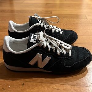 Black new balance 402 sneakers